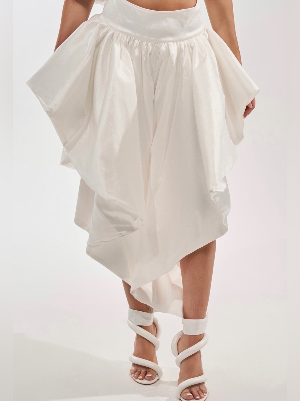 NWT AKIRA White Asymmetrical High-Waist open leg cuff ankle pants size M